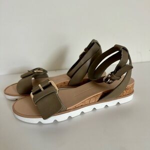 Dolce Vita Buckled Ankle Strap Sandals NEVER WORN